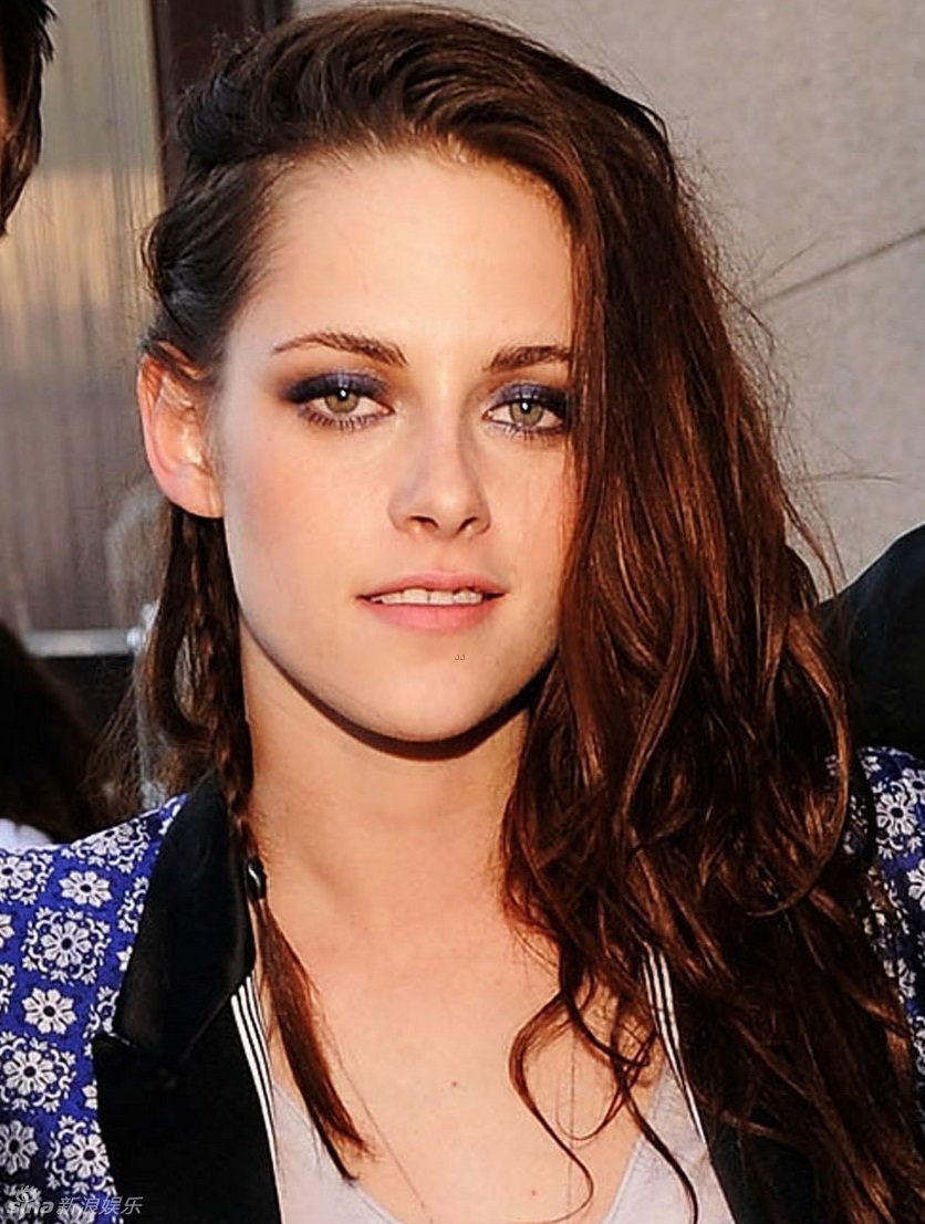 暮光铁三角休闲亮相青少年选择奖