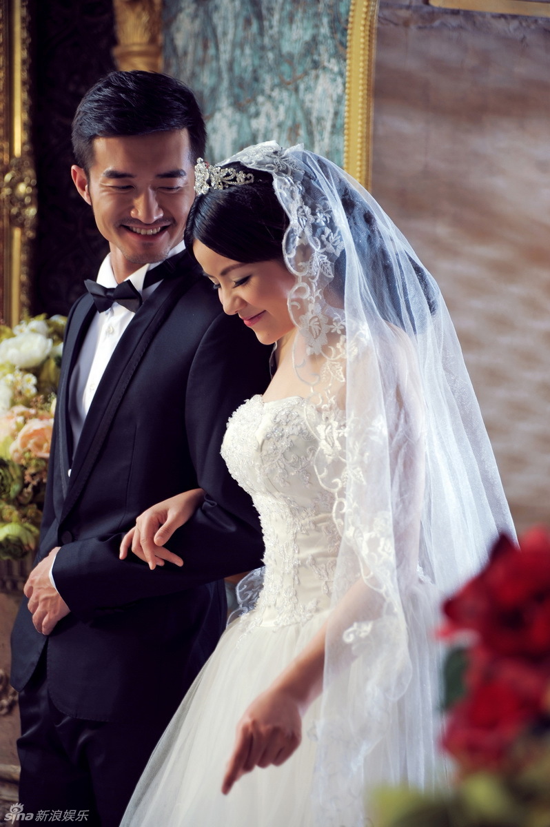 组图:演员李泰延与旅游卫视主播雷悦浪漫婚纱照_高清