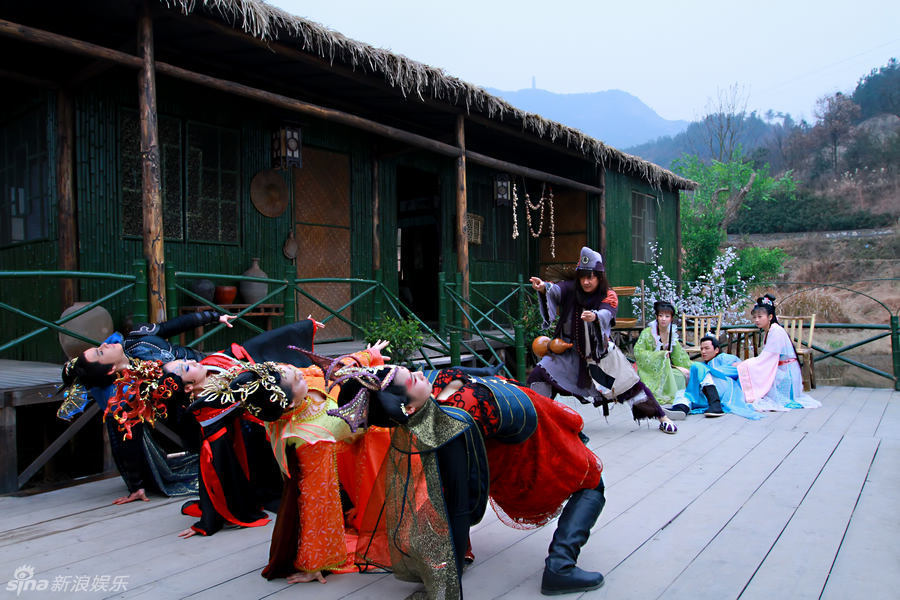 组图:《活佛济公3》荧屏打怪欢乐多