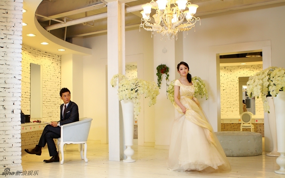 蒋梦婕婚纱_杨洋蒋梦婕婚纱图(2)