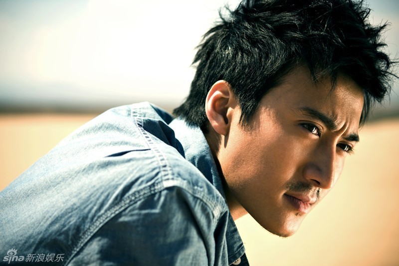 组图:戚迹沙漠硬汉写真展异域型男魅力