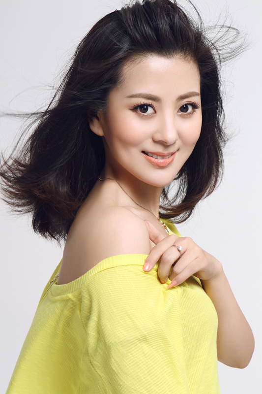 组图:桑叶红性感演绎柔情大女人_高清图集_新浪网