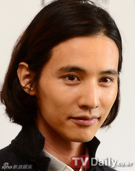组图:韩星元斌亮相代言活动 长发显削瘦柔美_高清图集_新浪网