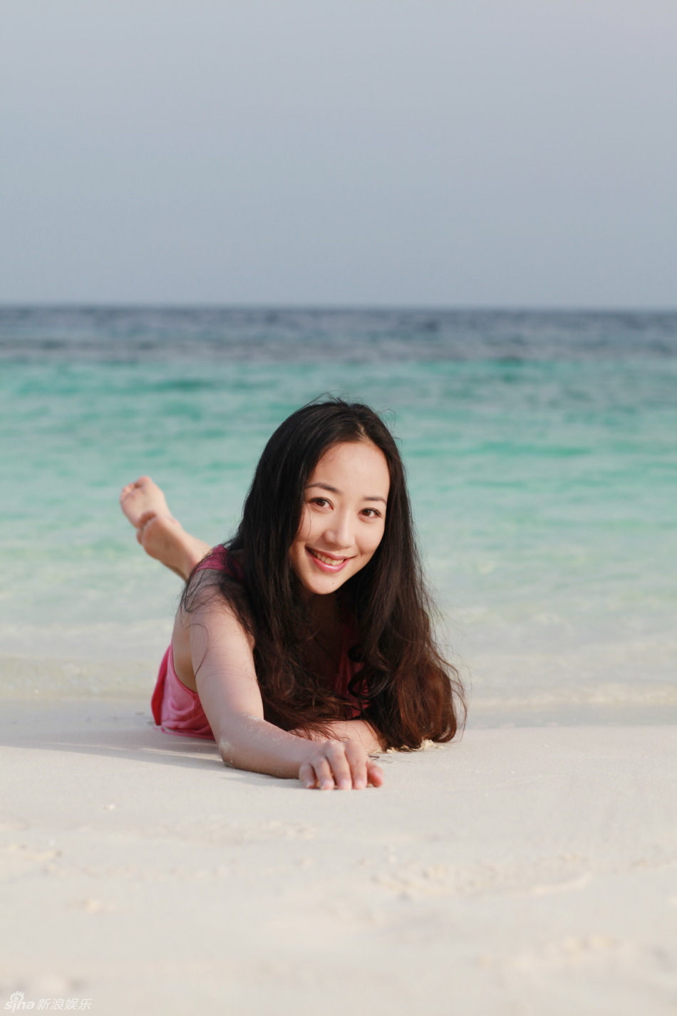 韩雪浪漫海滩湿身照清新动人