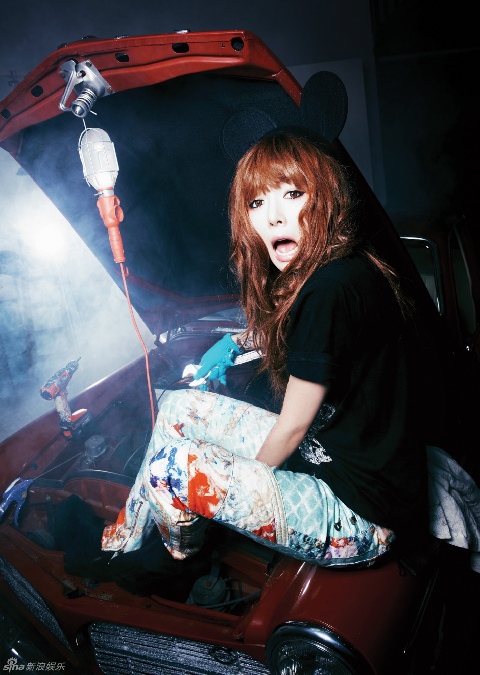 高清图:韩星泫雅新专辑写真曝光摆媚姿秀纹身