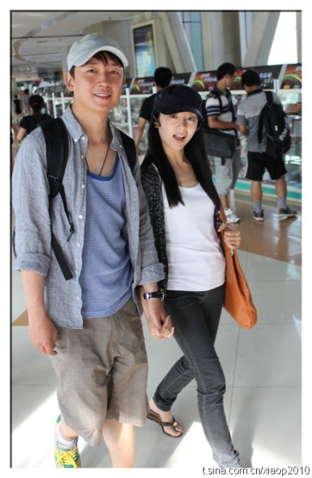 潘粤明董洁被曝分居 微博记录曾经甜蜜生活