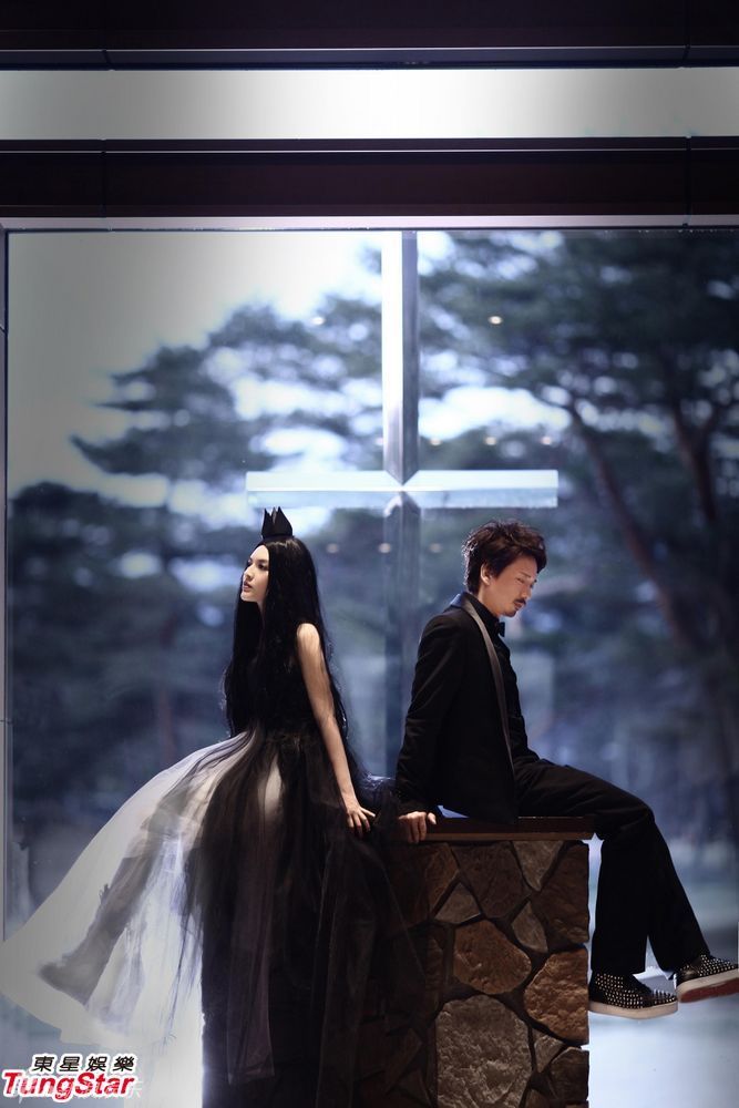 红黑婚纱照_婚纱照风格