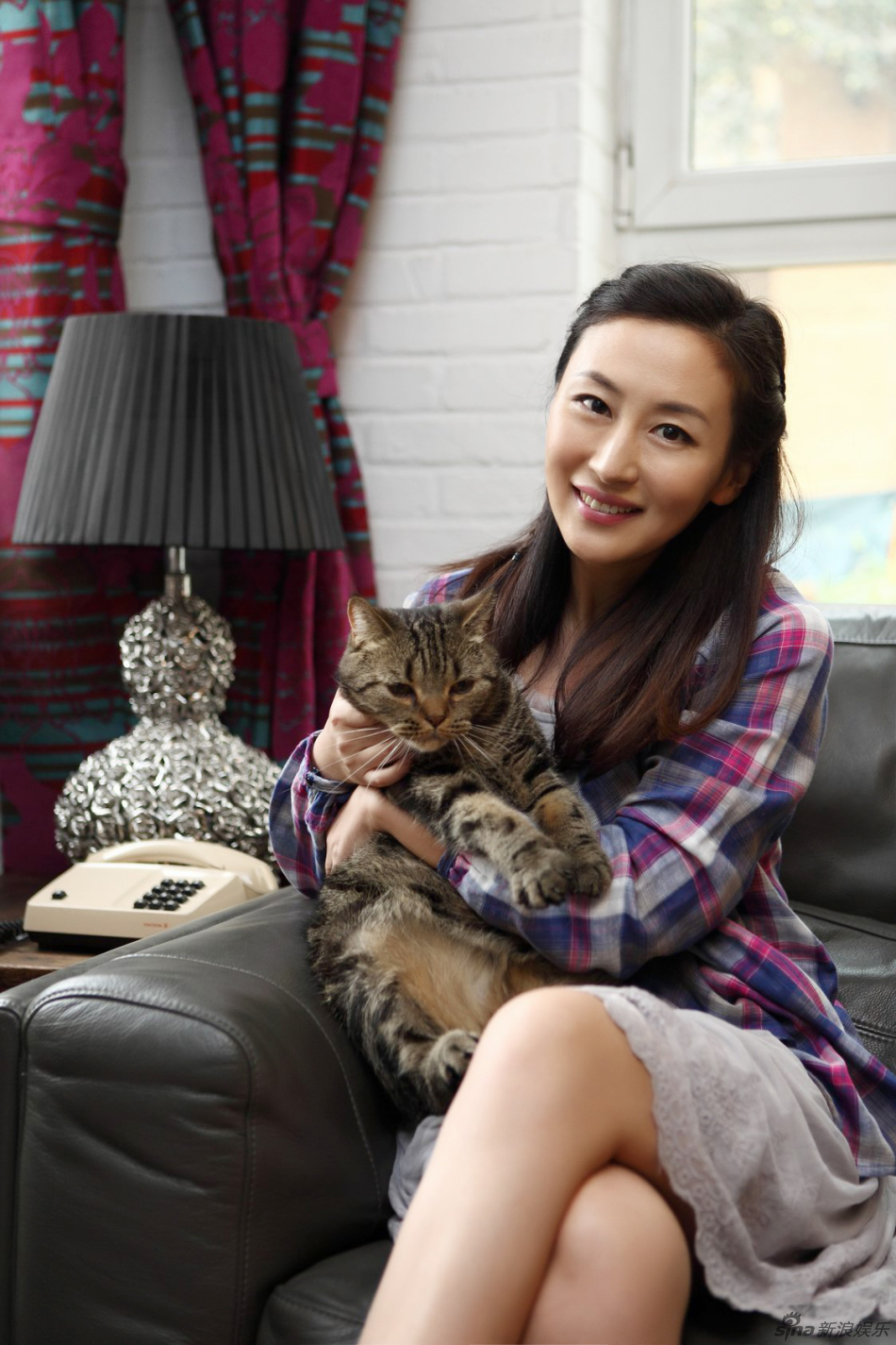 石琳居家写真与爱猫嬉戏