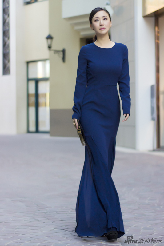 石琳蓝色长裙优雅街拍