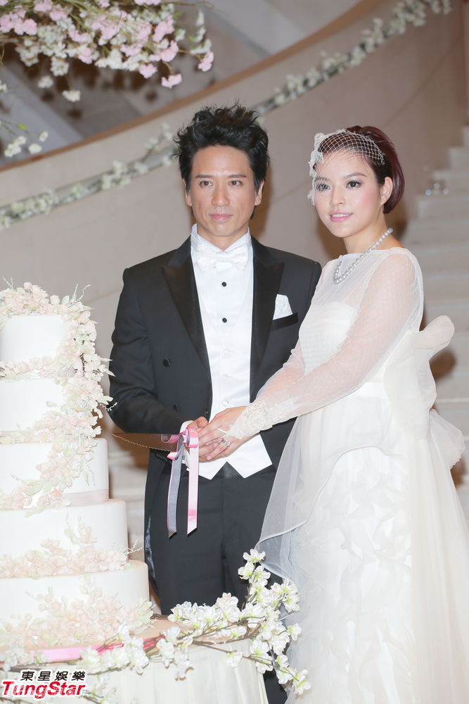 组图:叶佩雯郭伟亮浪漫大婚 陈奕迅喜当兄弟团_高清图集_新浪网