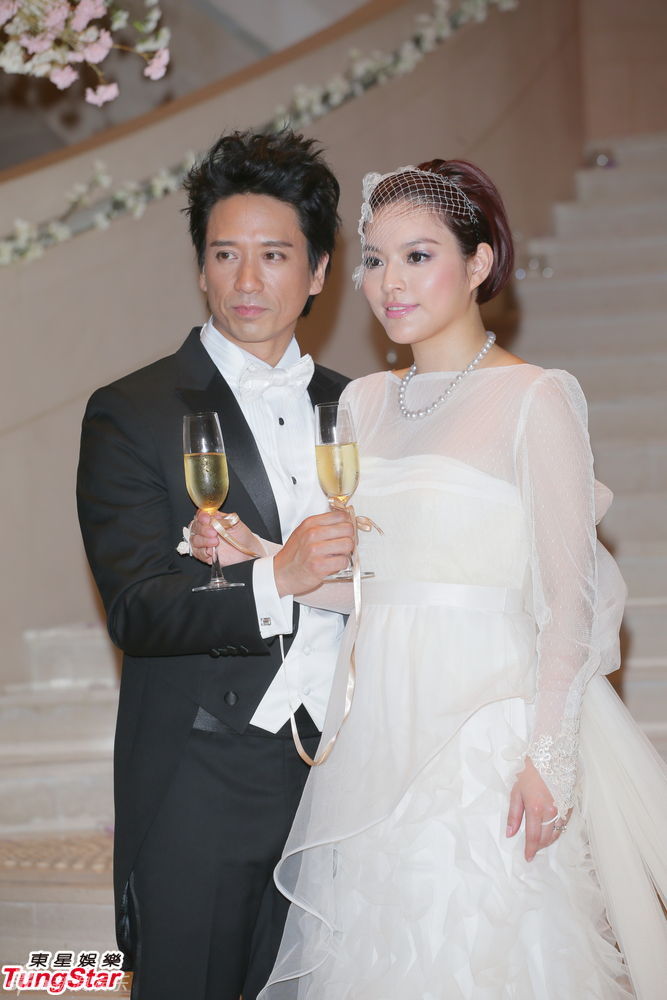 组图:叶佩雯郭伟亮浪漫大婚 陈奕迅喜当兄弟团_高清图集_新浪网