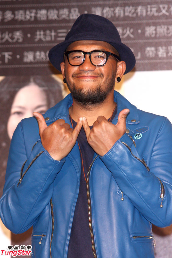 组图:张震岳婉拒大陆百万商演 台东陪民众跨年_高清图集_新浪网