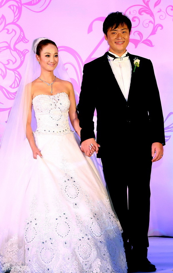 张桐关思婷_张桐老婆_张桐fuqinshishni_母丹被张桐