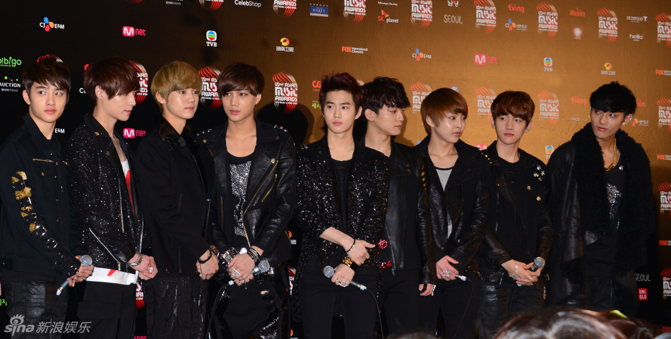 新浪娱乐讯 11月30日,2012MAMA颁奖礼在香港举行,歌手EXO、K.