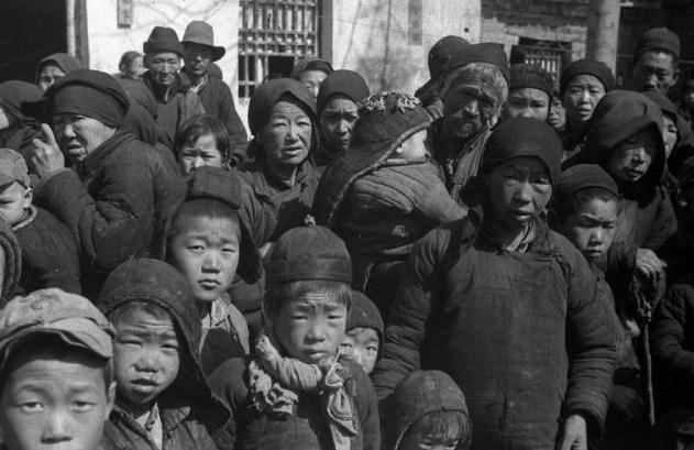 一九四二年河南人口_1942年,河南大灾荒饿死300万人