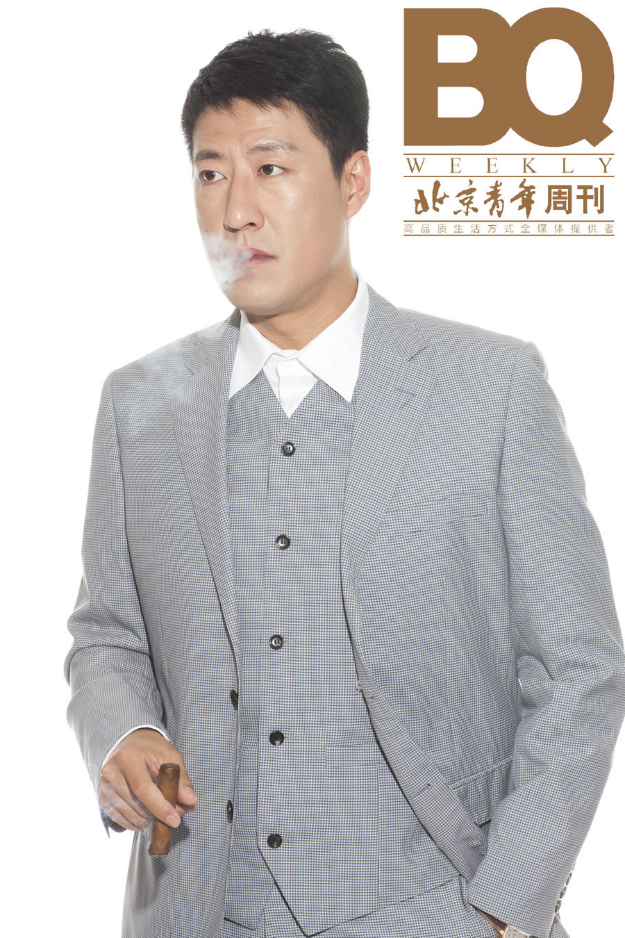 组图:于震杂志大片 绅士造型展熟男魅力_高清图集