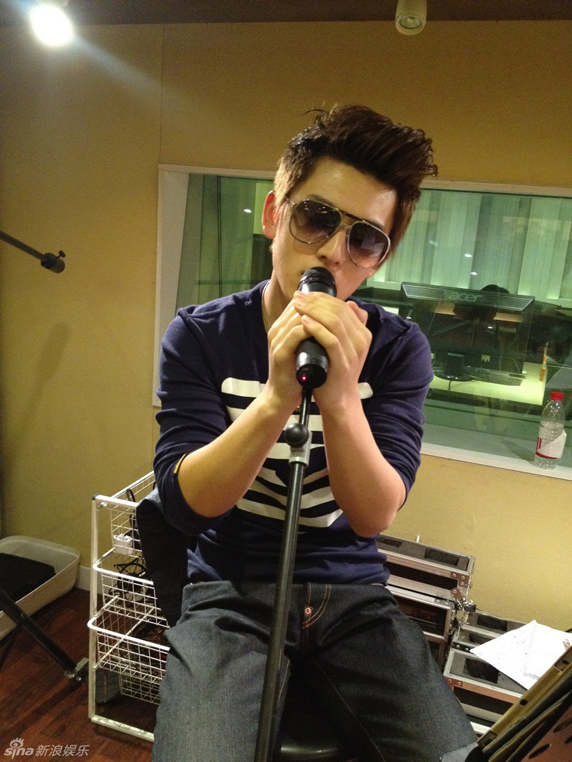 陈翔Veelive紧张排练 现场花絮曝光