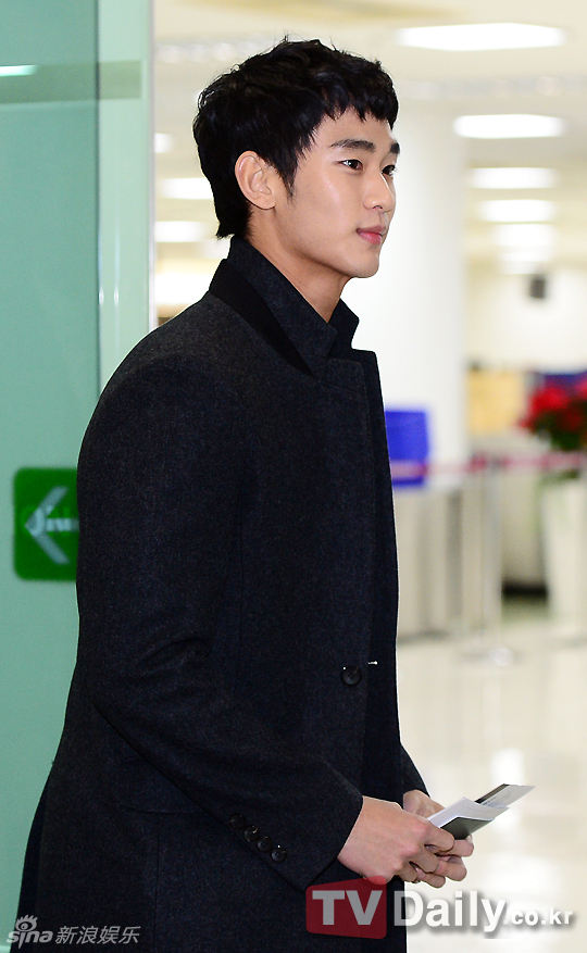 韩星金秀贤赴日宣传《月亮怀抱太阳》