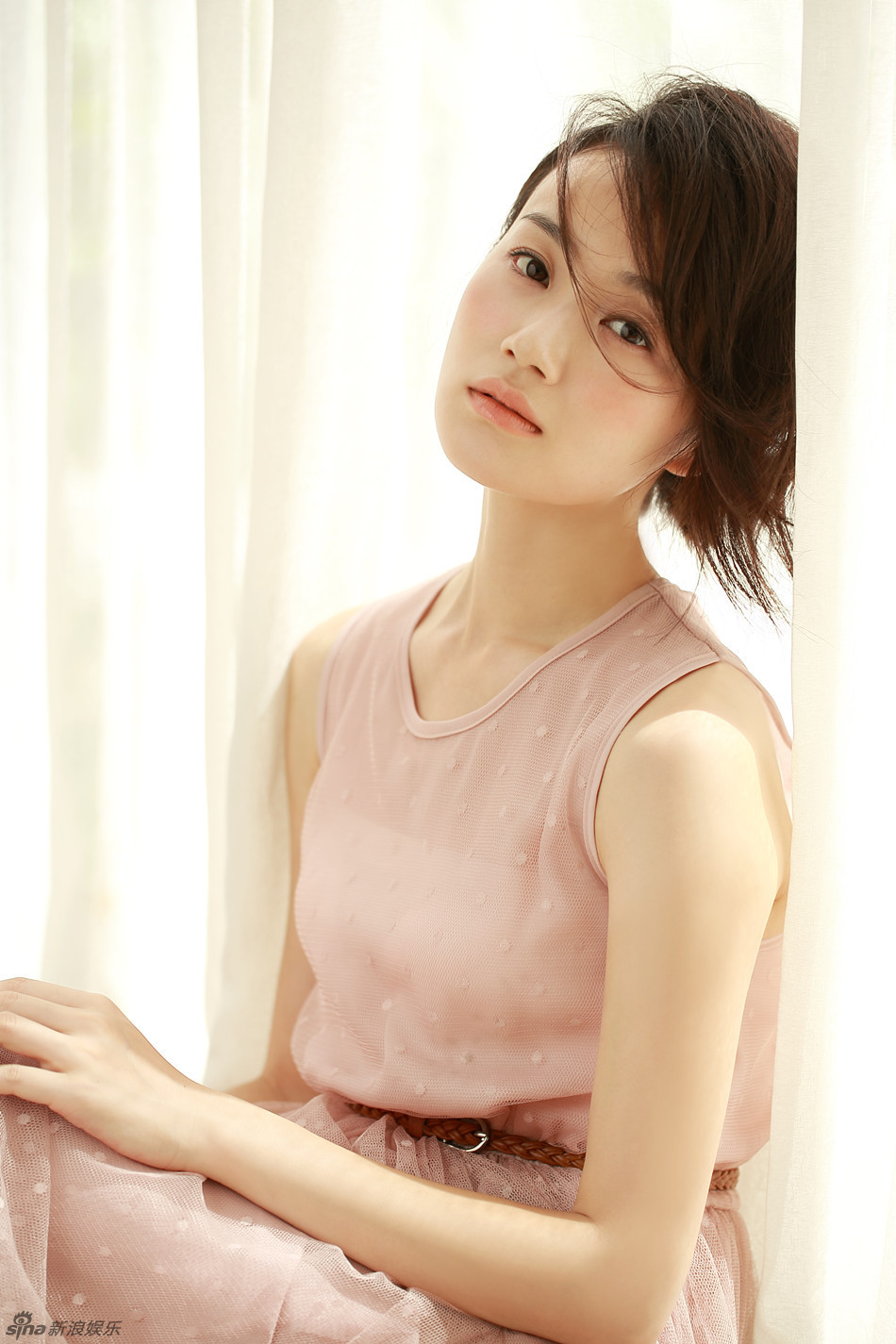 美女演员战菁一夏日梦幻写真清新小性感