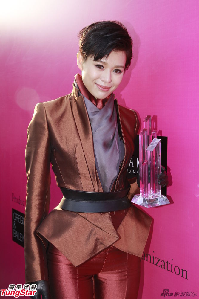 吴君如力挺曾志伟 胡杏儿不急谈新感情(图)