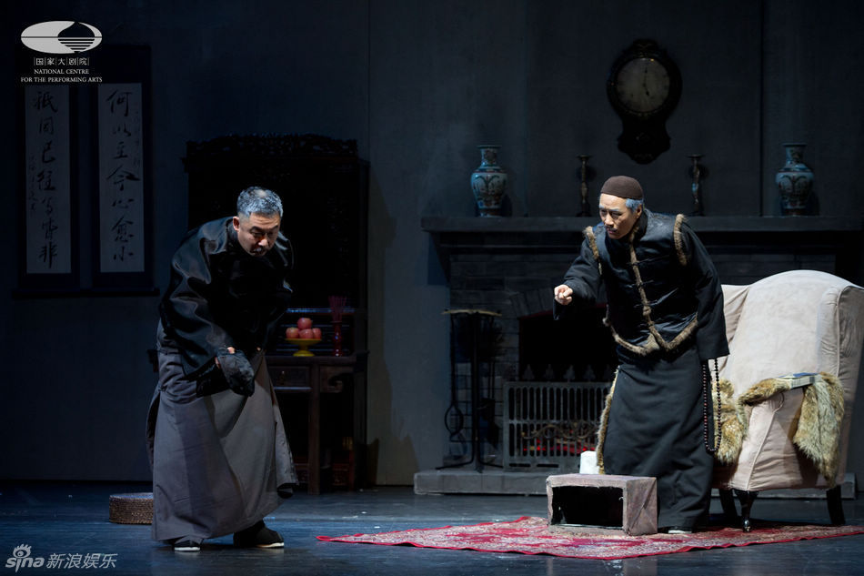 由大剧院制作出品的话剧《风雪夜归人》首演,余少群话剧处女秀获得