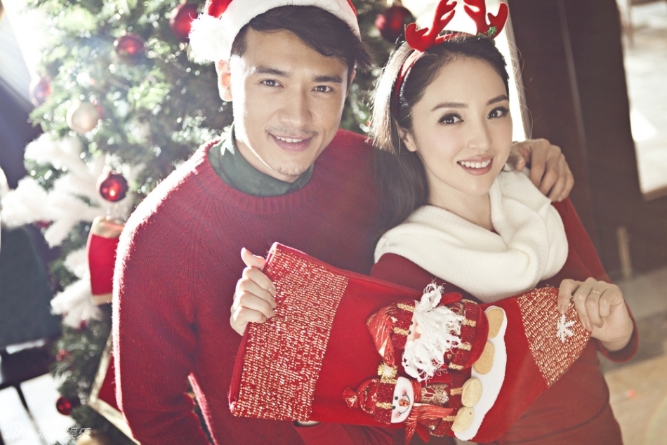 董璇高云翔圣诞写真 浓情蜜意欢乐暖心