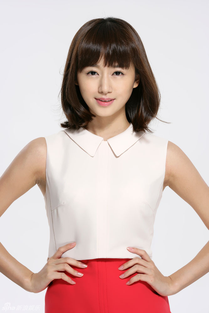 新浪娱乐讯 近日,人气女演员乔乔曝光一组清丽感觉的写真.