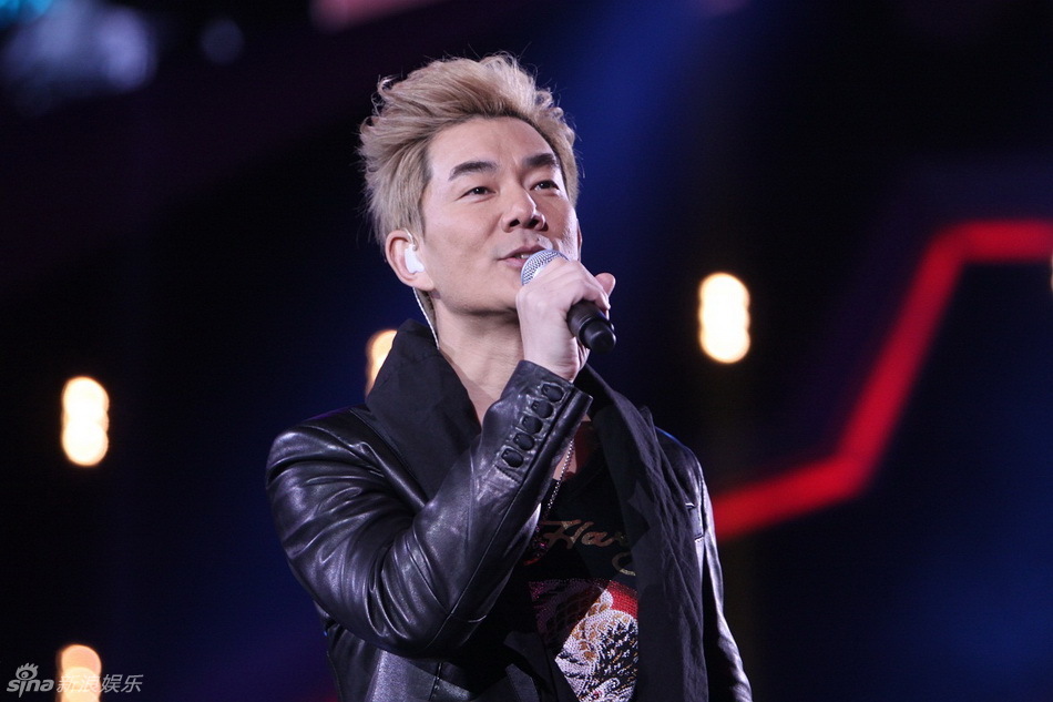 组图: 江苏卫视跨年 群星献艺  张学友 压轴 - 新闻