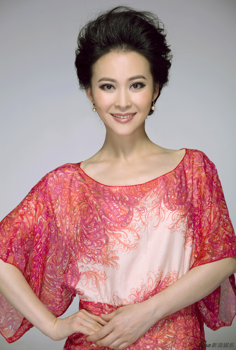 张大静清新写真尽显优雅婉约的亲和力