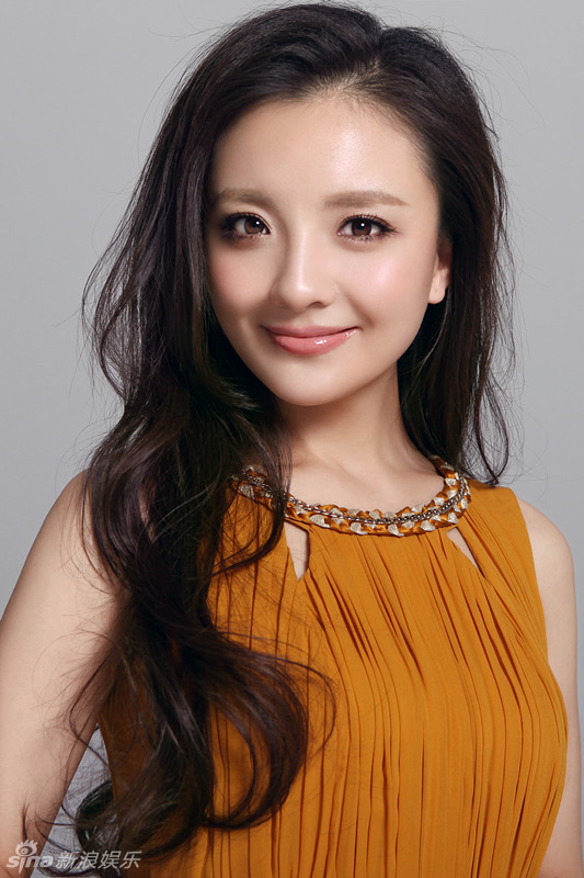 组图:孙茜妩媚大片 冰雪美肤明艳动人_高清图集_新浪网