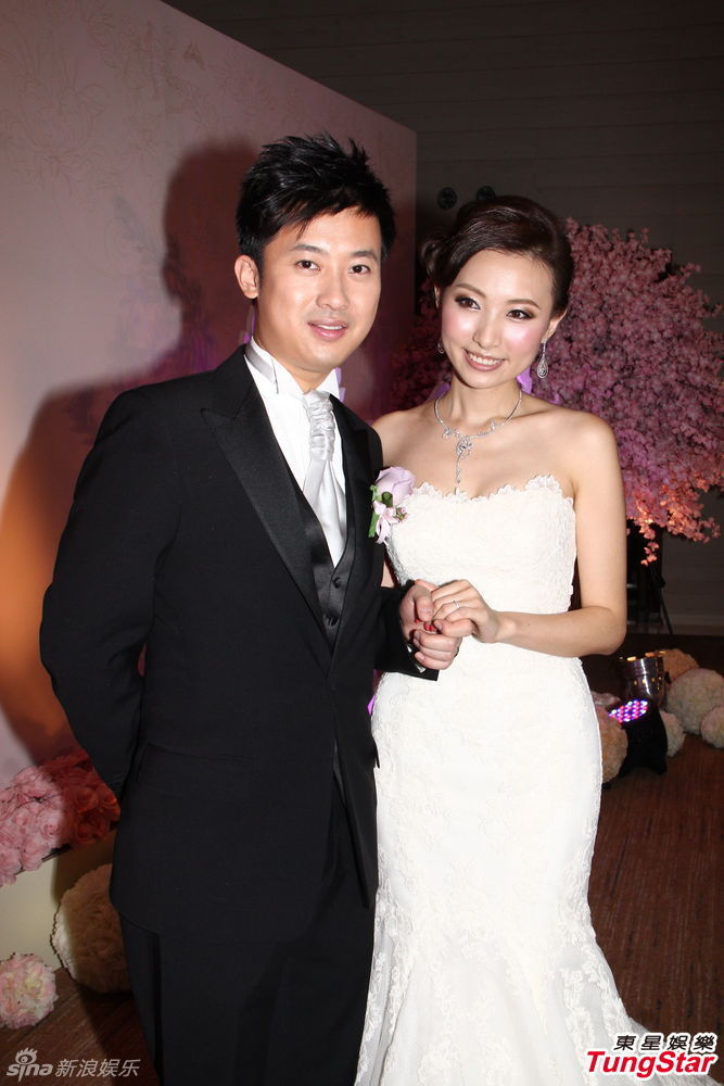 组图:陈爽梁梓轩大婚 姊妹团性感陪嫁_高清图集_新浪网