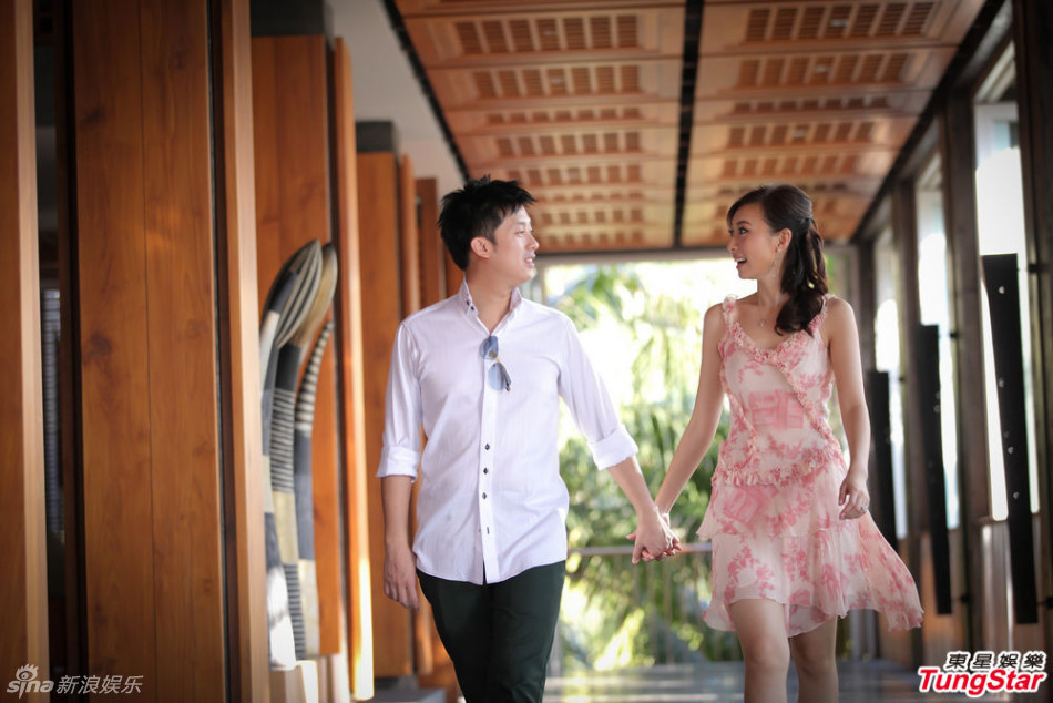 组图:陈爽梁梓轩大婚 姊妹团性感陪嫁_高清图集_新浪网