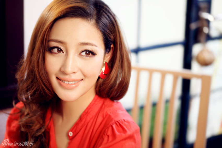甘婷婷轻熟女造型