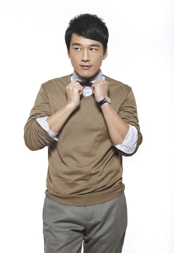 王耀庆最新写真曝光大叔范儿卖萌