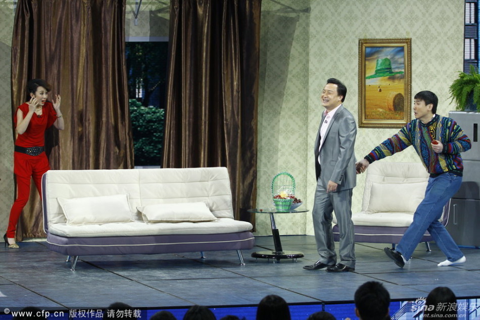 央视蛇年春晚开心麻花《今天的幸福2》