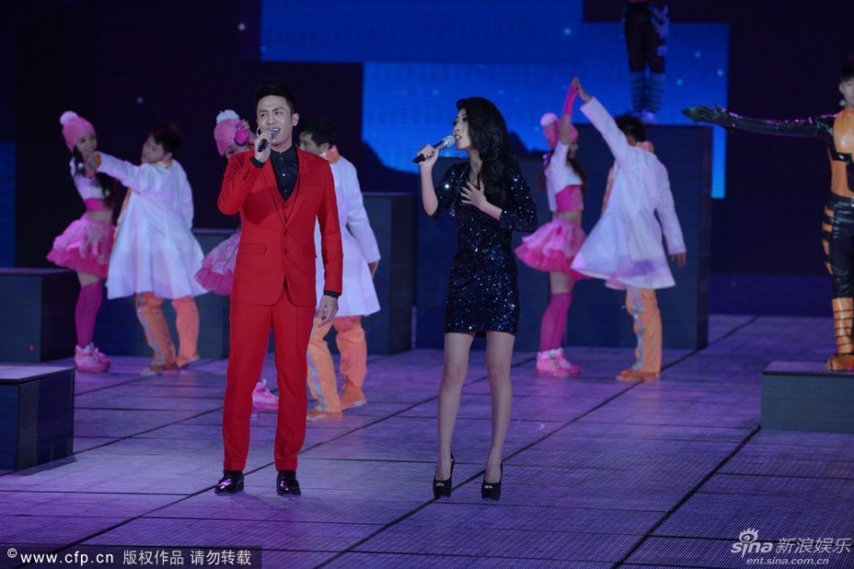 央视蛇年春晚杜淳曲婉婷《我的歌声里》-顺德信