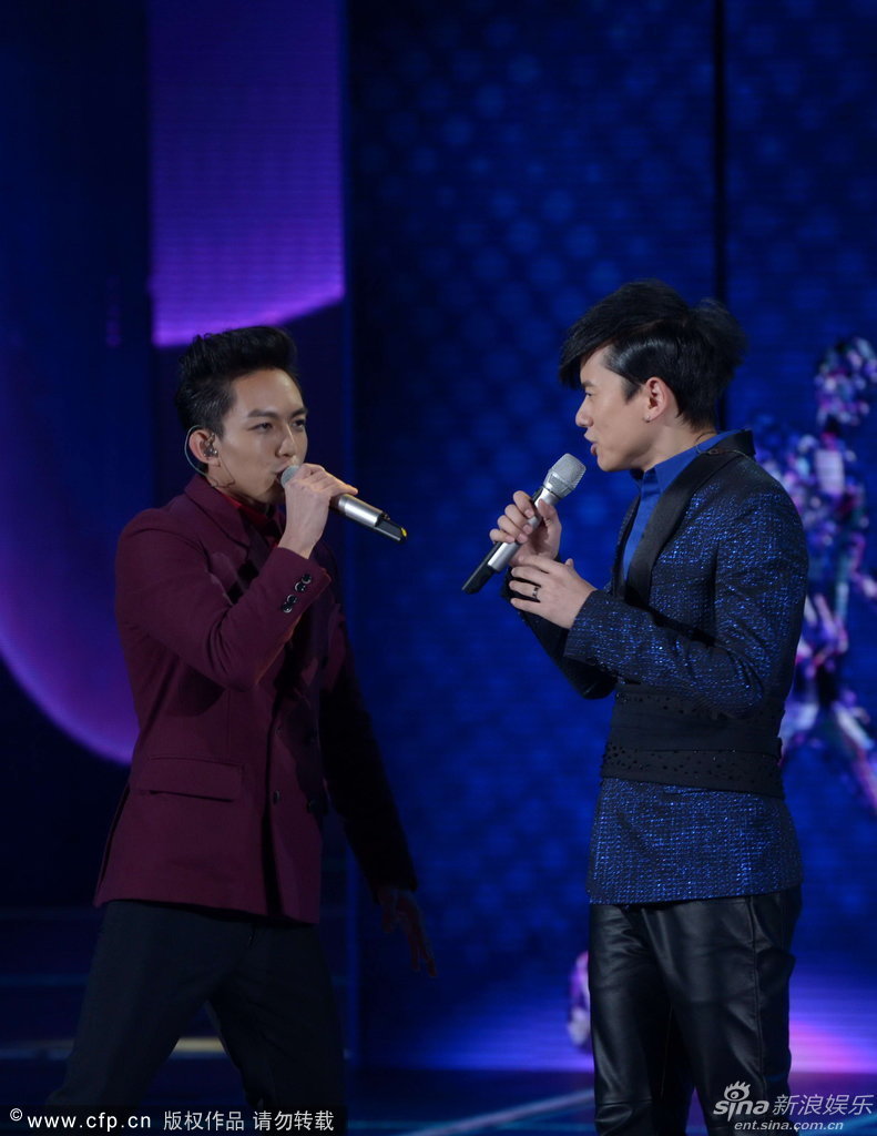 央视春晚林宥嘉张杰《给我你的爱》