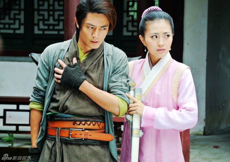 电视剧《笑傲江湖》正在热播,在剧中出演恒山派弟子仪玉的包文婧与