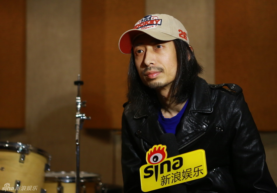专访谢天笑聊新碟演出 营造音乐幻境