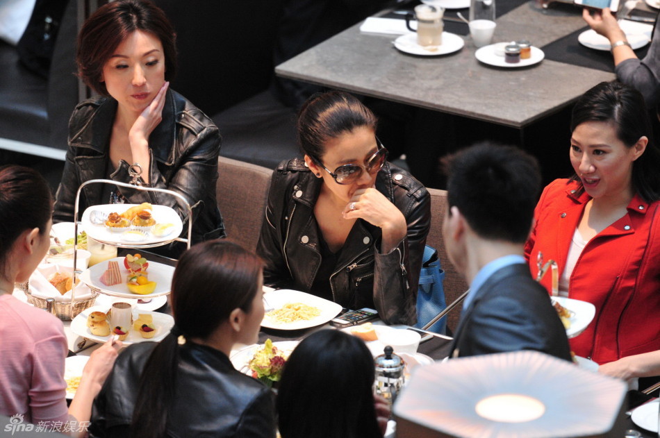 http://www.sinaimg.cn/dy/slidenews/4_img/2013_11/704_908289_993493.jpg