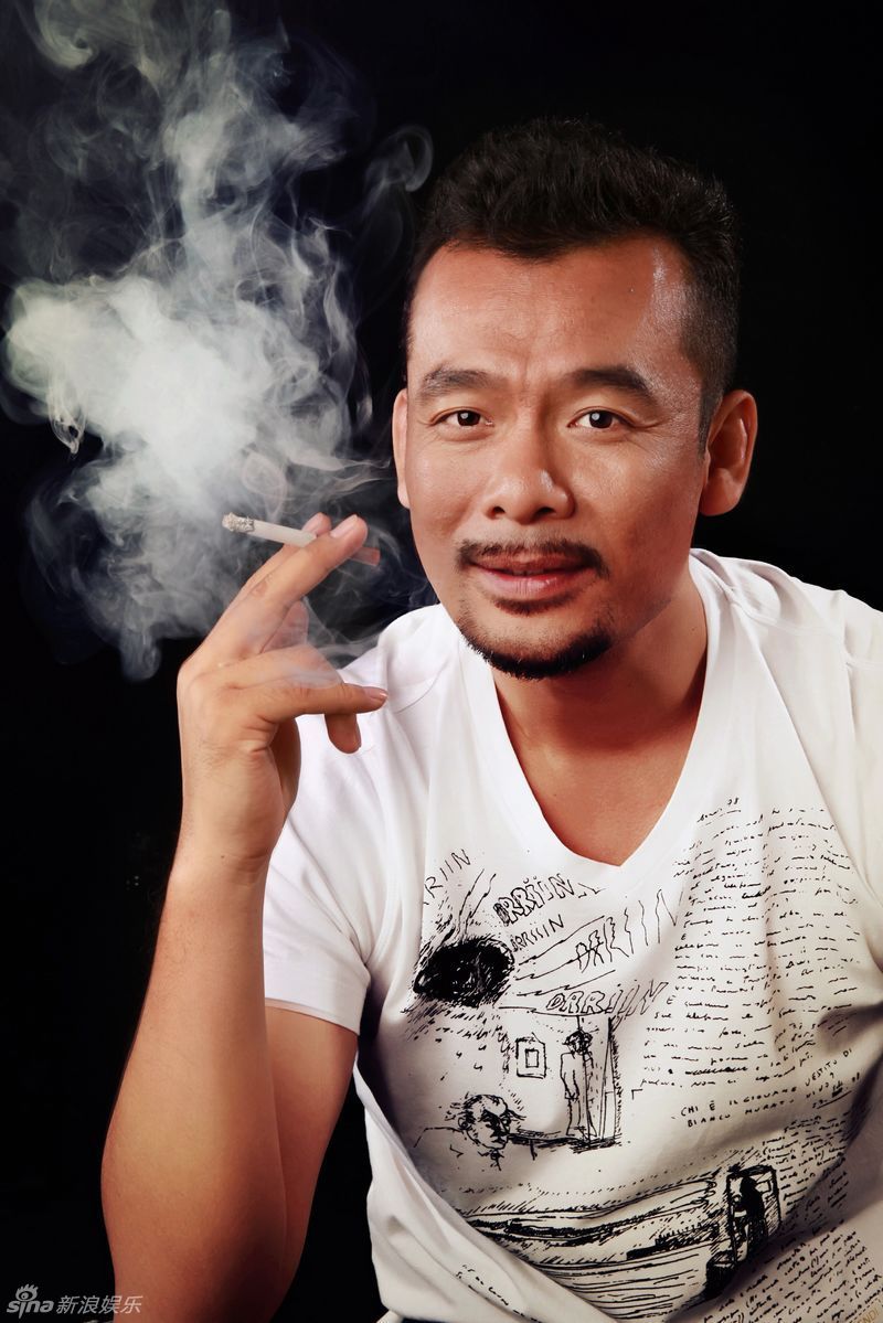 组图:宋佳伦写真曝光 硬汉大片潮范儿足_高清图集_新浪网