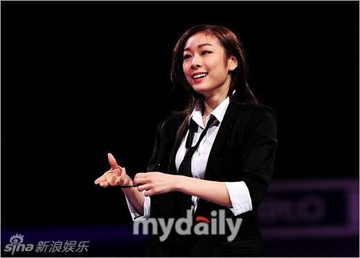 金妍儿在冰上<em>模仿迈克尔杰克逊</em>