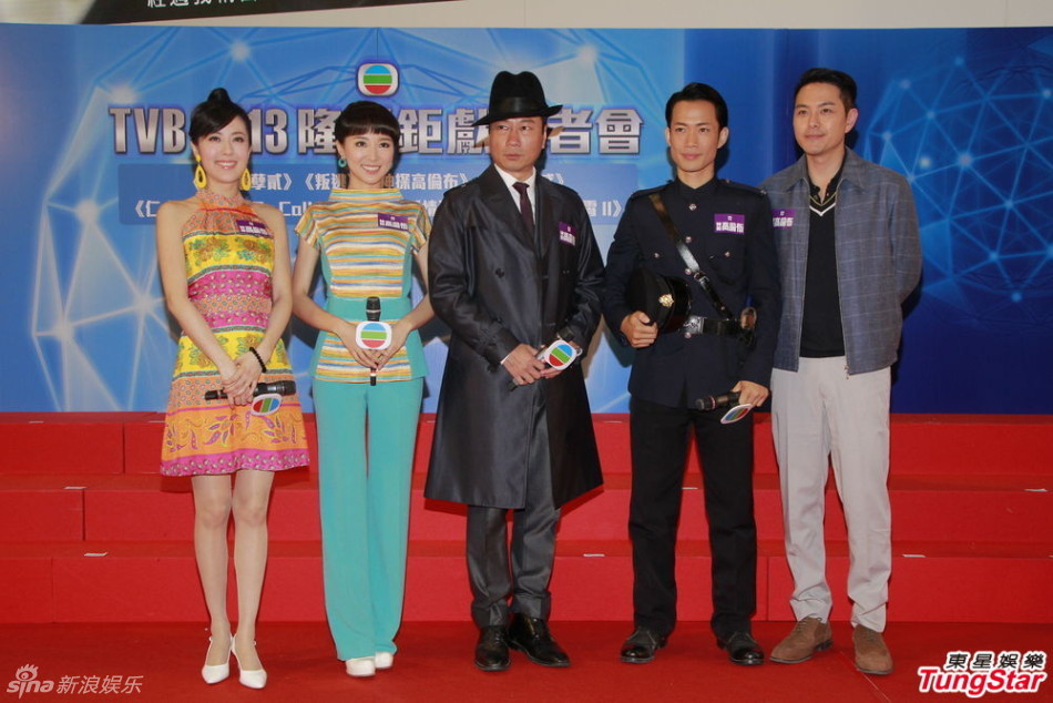 组图:黎耀祥唐诗咏《神探高伦布》复古亮相