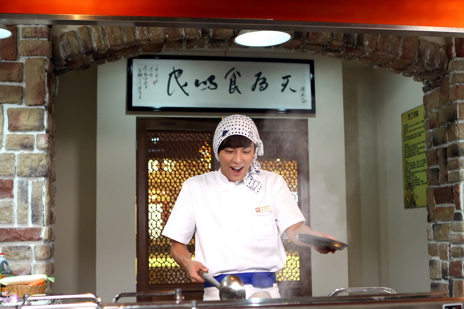 尹施允借面条觅中国<em>女友</em>:希望她会<em>做饭</em>