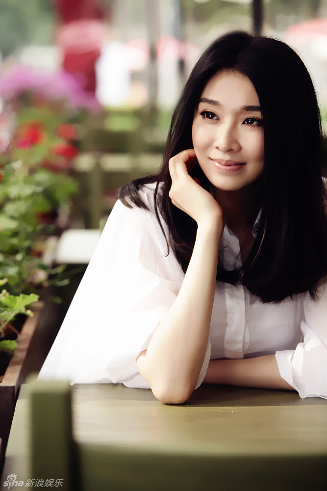 陈丽娜春意写真素雅风情