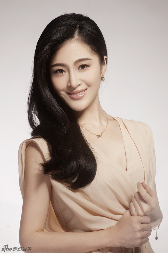 组图:林依婷粉裙写真显可爱气质_高清图集_新浪网