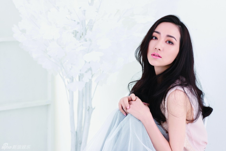 韩雪登杂志封面 显优雅淑女本质