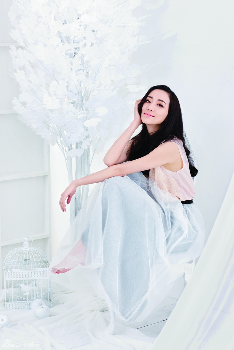 韩雪登杂志封面 显优雅淑女本质