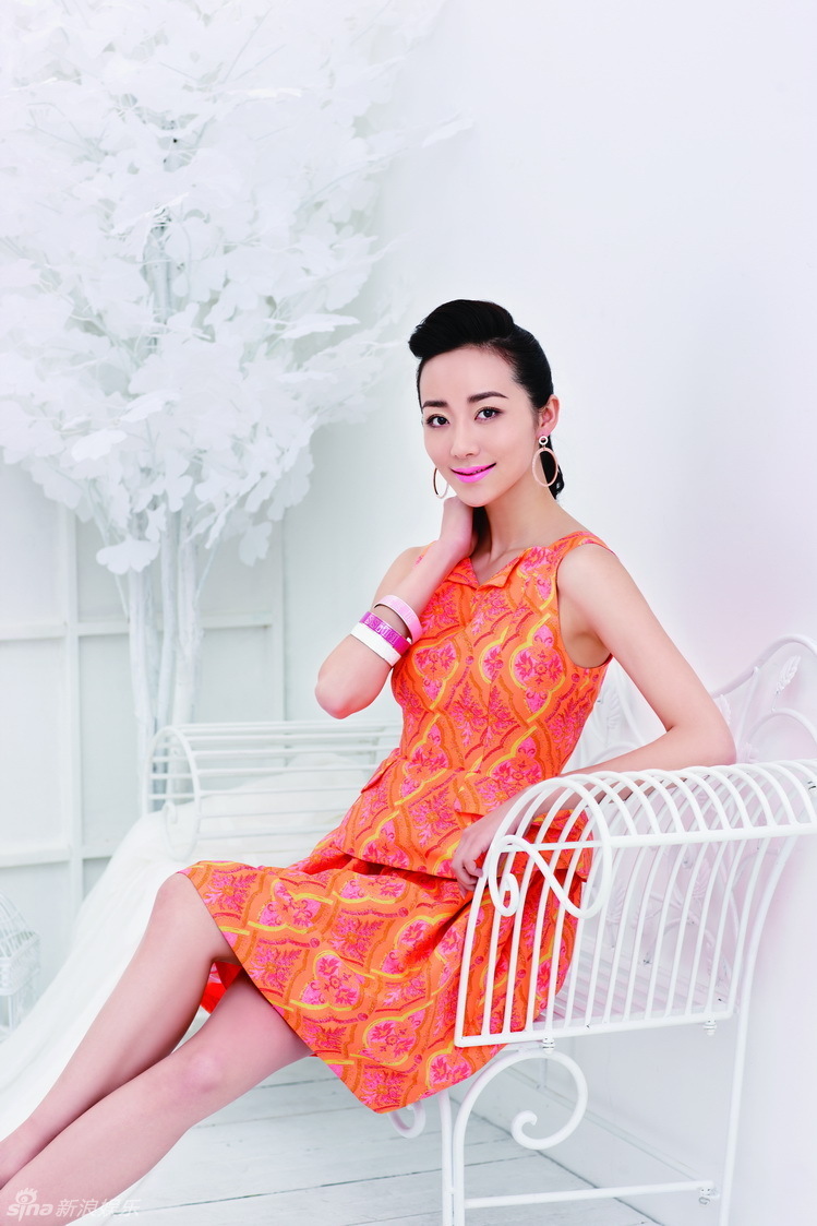 韩雪登杂志封面 显优雅淑女本质