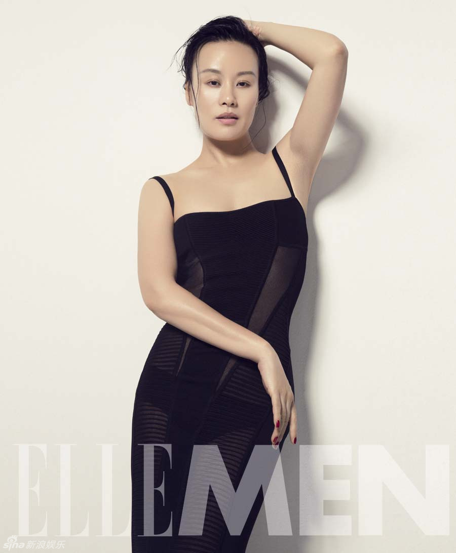 邬君梅混搭大片 西装长裙展示多样人生